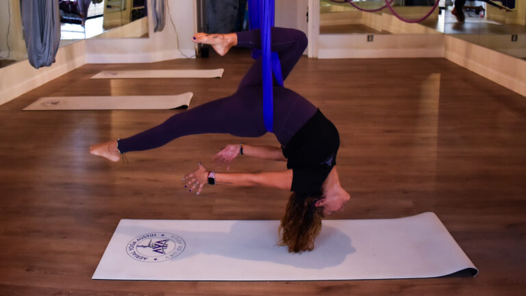 how many calories does aerial yoga burn